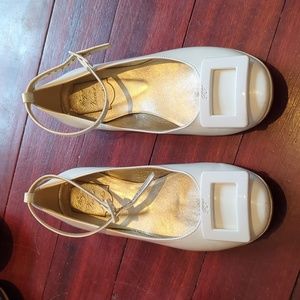 Authentic Roger Vivier ivory patent leather ballet flats, us kids size 13